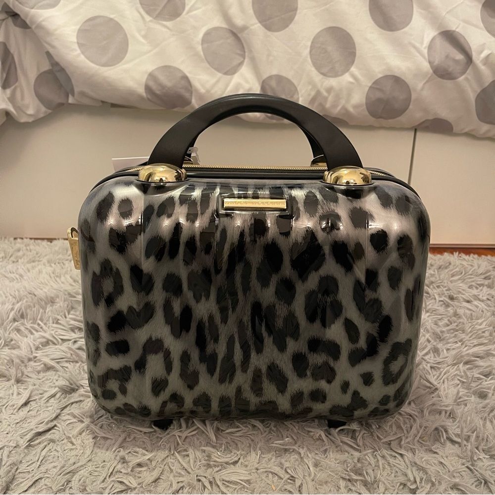 Marcy McKenna The Essentials Milan Beauty Case